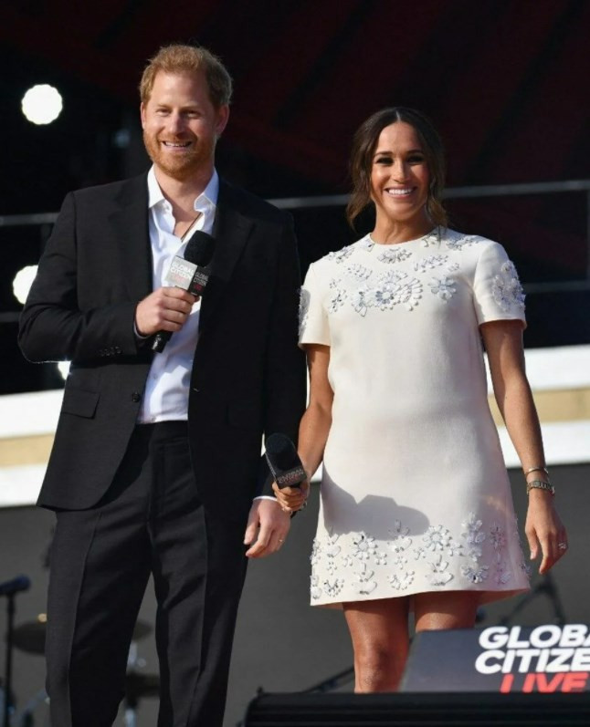 Meghan Markle ve Prens Harry alay konusu oldu