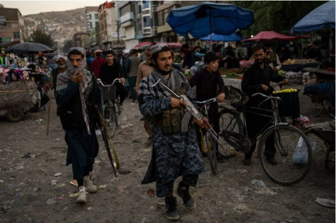 Taliban askerlerine selfie uyarısı! 