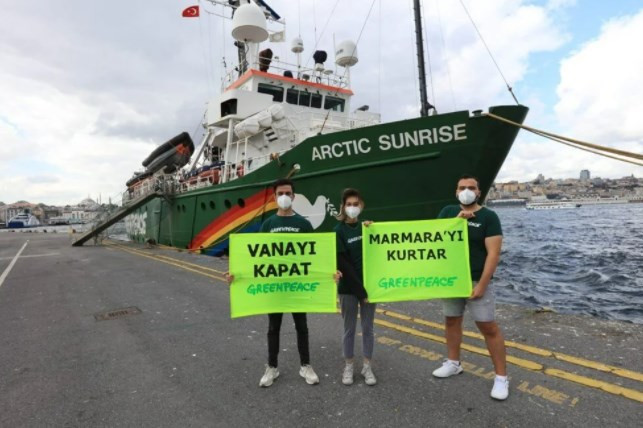 Greenpeace'in gemisi MV Arctic Sunrise müsilaj için İstanbul'da