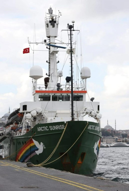 Greenpeace'in gemisi MV Arctic Sunrise müsilaj için İstanbul'da