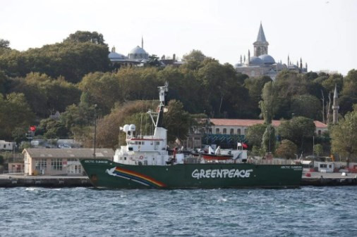 Greenpeace'in gemisi MV Arctic Sunrise müsilaj için İstanbul'da