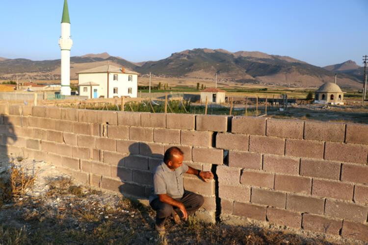 Yine Konya yine obruk! Yer yarıldı, mezarlıklar ortaya çıktı