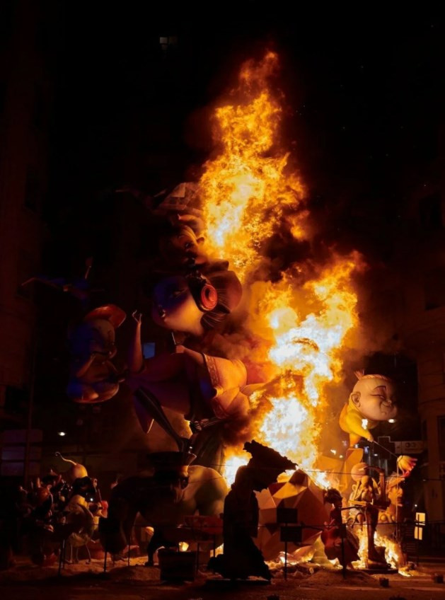 Avrupa'nın en ateşli festivali 'Las Fallas'