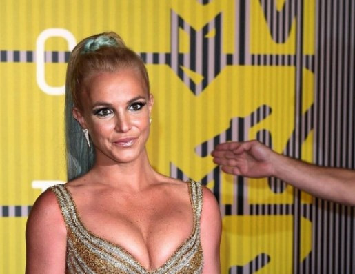 Britney Spears'ın babası vasiliğin sona ermesi için mahkemeye başvurdu