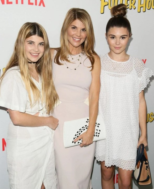 Lori Loughlin'in evine giren hırsızlar 1 milyon dolarlık mücevherlerini çaldı