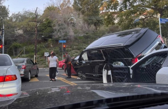 Arnold Schwarzenegger trafik kazası geçirdi