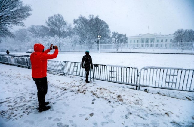 ABD'de Doğu Yakası ve Washington'da kar fırtınası! Okullar tatil edildi