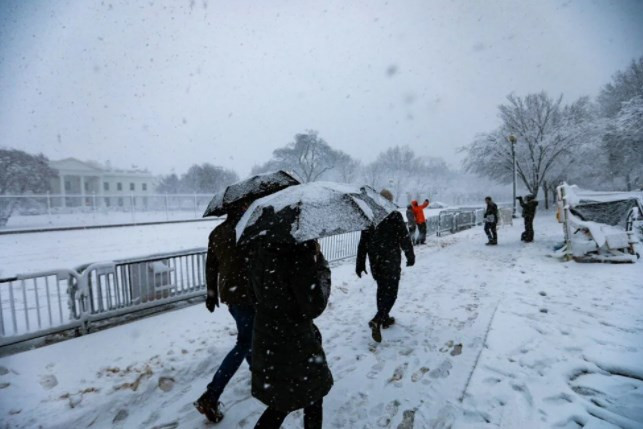 ABD'de Doğu Yakası ve Washington'da kar fırtınası! Okullar tatil edildi