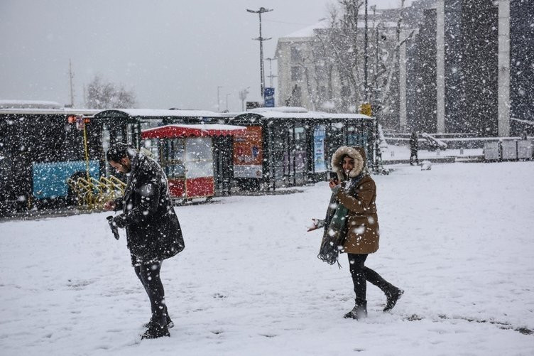 Kar yağışı için tarih verip uyardı: Bu sene La Nina'lı bir yıl olacak!