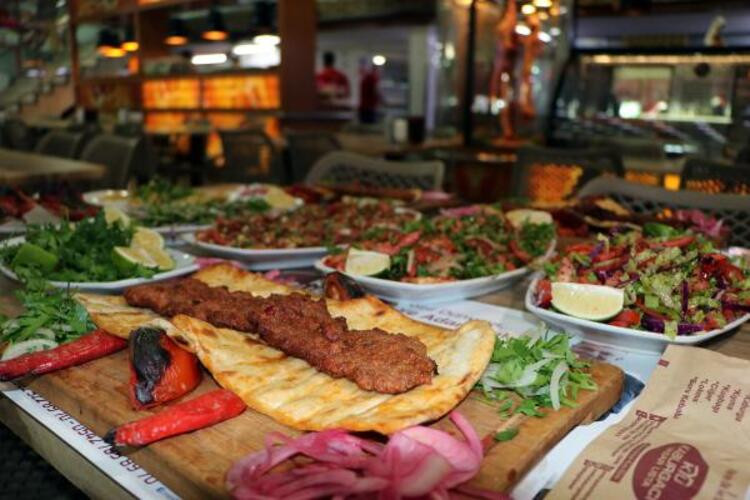 Adana'da ayda 250 ton meze çöpe gidiyor