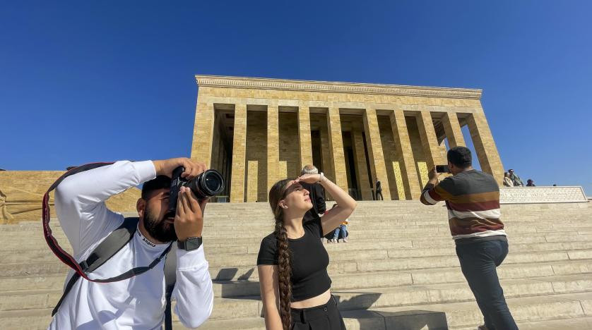 Parçalı Güneş tutulması tüm Türkiye'den izleniyor