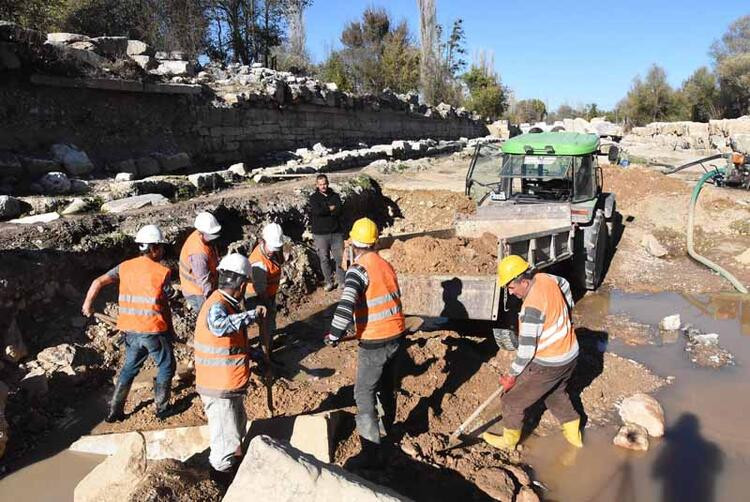 Aizanoi Antik Kenti’nde 2 bin yıllık keşif