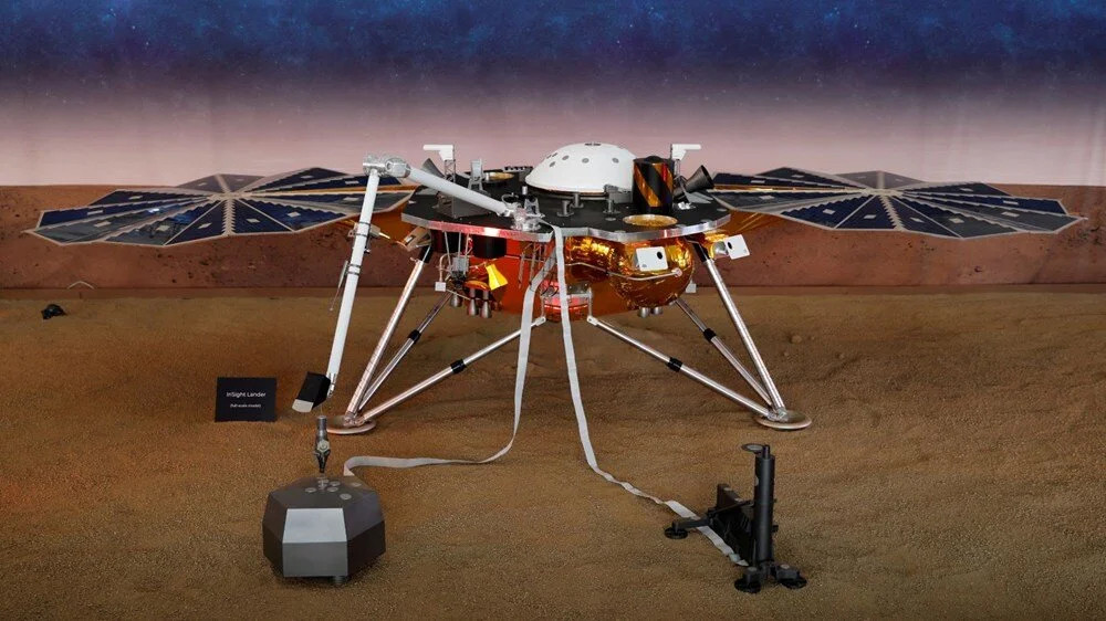 Mars'a çarpan meteorun açtığı krater şaşkınlık yarattı!