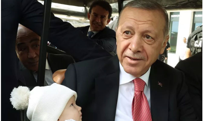 Erdoğan'a Galataport'ta büyük ilgi