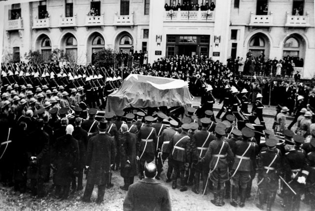 Ulu Önder Atatürk'ün son yolculuğunun tarihi fotoğrafları