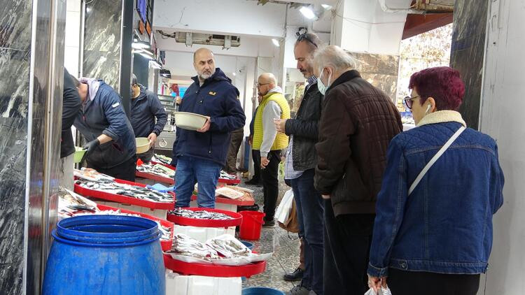 'Denizin prensi' olarak bilinen lüfer akını gecikti: Sebebi ise...