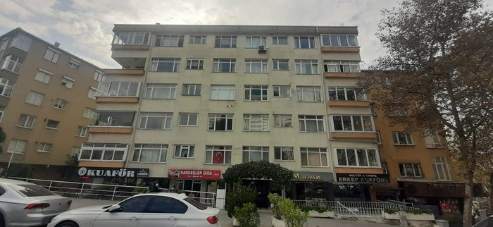 Ünlü sanatçı dolandırıcılara 1 milyon dolarını kaptırmıştı: Tek bir evi kaldı...