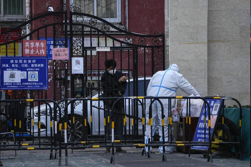 'Sıfır Kovid' politikasına karşı halkın öfkesi giderek büyüyor!