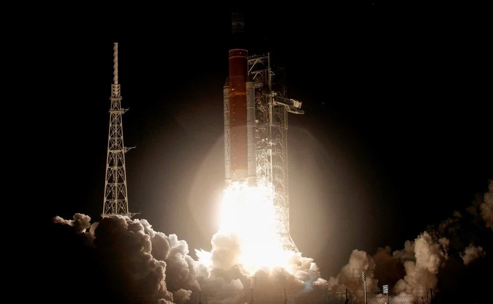 NASA'nın Ay görevinde rekor: En uzak noktaya uçtu!