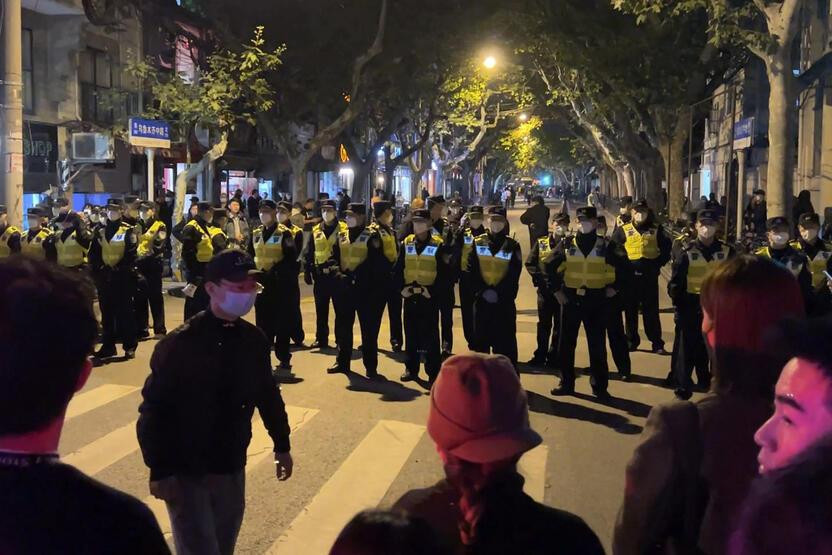 Çin'de son durum: Protestolara polis müdahalesi!