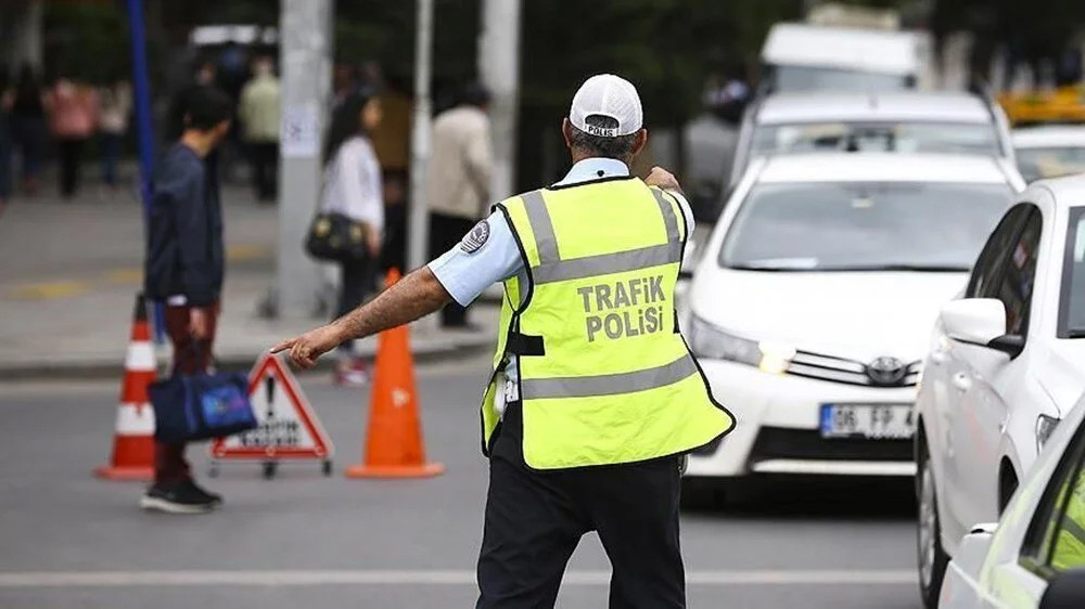 Yeni trafik cezaları: Hız sınırı, kırmızı ışık, kemer...