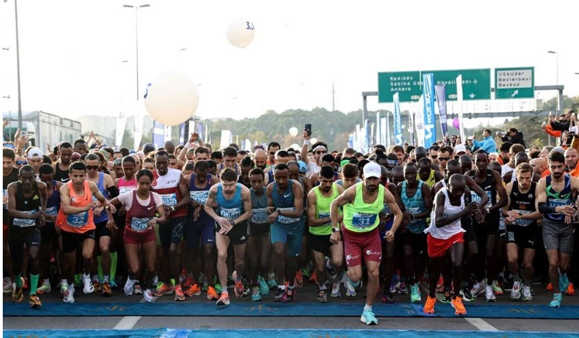 44. İstanbul Maratonu'ndan ilginç kareler