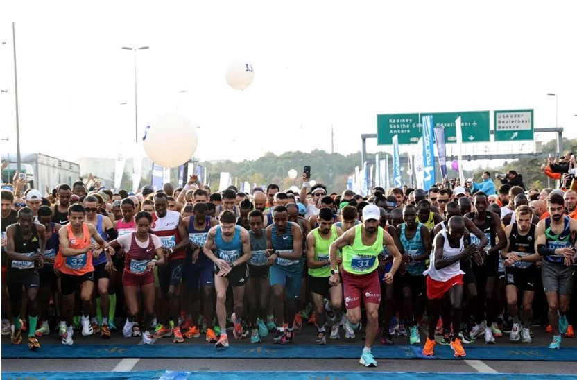 44. İstanbul Maratonu'ndan ilginç kareler