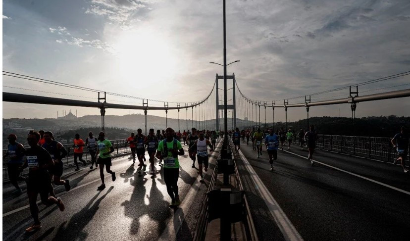 44. İstanbul Maratonu'ndan ilginç kareler