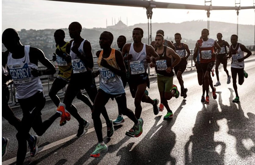 44. İstanbul Maratonu'ndan ilginç kareler