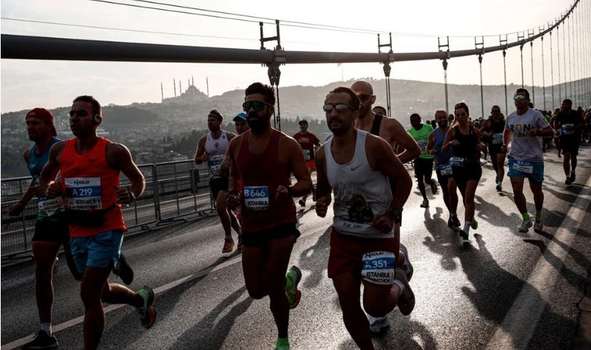 44. İstanbul Maratonu'ndan ilginç kareler