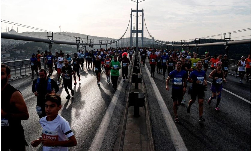 44. İstanbul Maratonu'ndan ilginç kareler