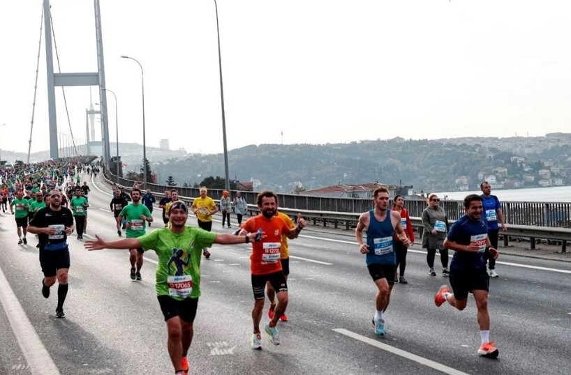 44. İstanbul Maratonu'ndan ilginç kareler