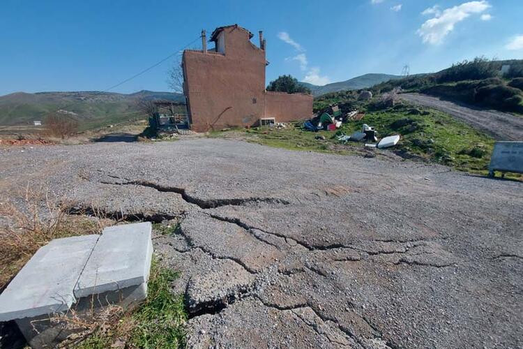 İzmir’de endişelendiren görüntü: ‘Acil’ uyarı geldi!