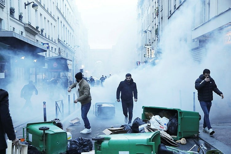 Paris'te ölenler PKK'lı çıktı