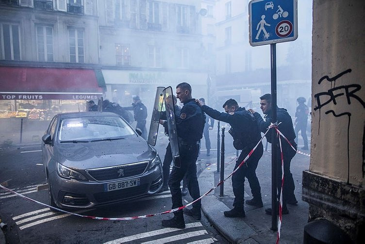 Paris'te ölenler PKK'lı çıktı