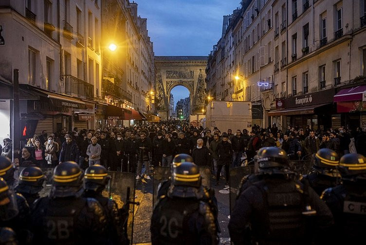 Paris'te ölenler PKK'lı çıktı