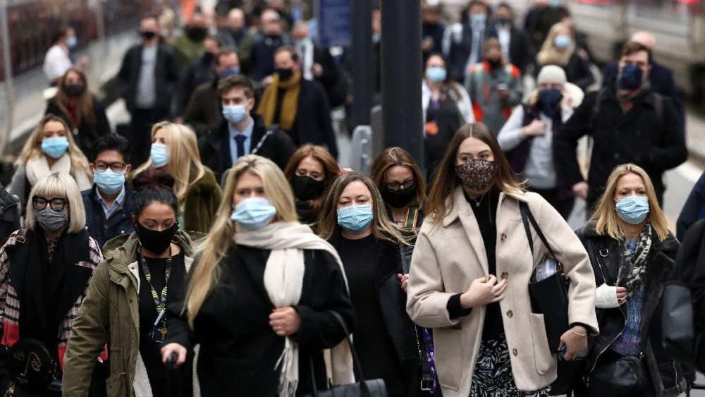 Hastanelerde yoğunluk artıyor! Maske geri mi dönüyor?