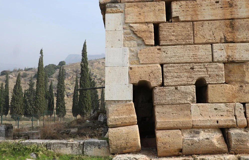 Unesco listesindeki Hierapolis'te yıkılma tehlikesi!