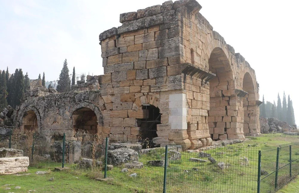 Unesco listesindeki Hierapolis'te yıkılma tehlikesi!