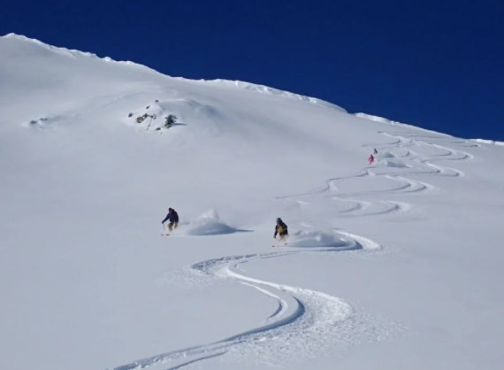 Kaçkar Dağları'nda 'heliski' heyecanı sürüyor