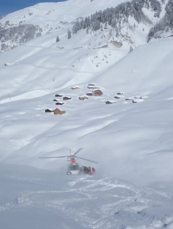 Kaçkar Dağları'nda 'heliski' heyecanı sürüyor