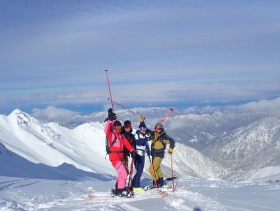 Kaçkar Dağları'nda 'heliski' heyecanı sürüyor