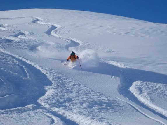 Kaçkar Dağları'nda 'heliski' heyecanı sürüyor