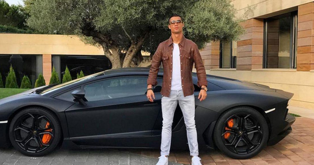 İşte Ronaldo'nun 18 milyon sterlinlik koleksiyonu!