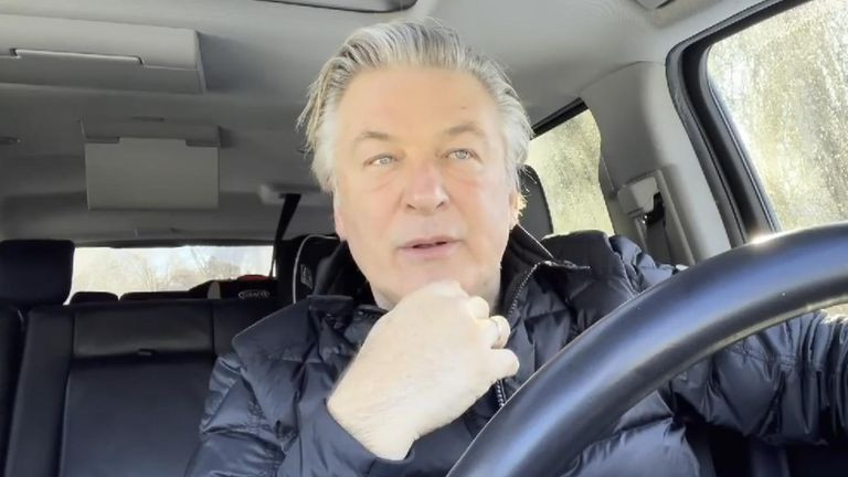 Alec Baldwin, film setinde yaşanan ölümlü kaza sonrası yeniden işe döndü