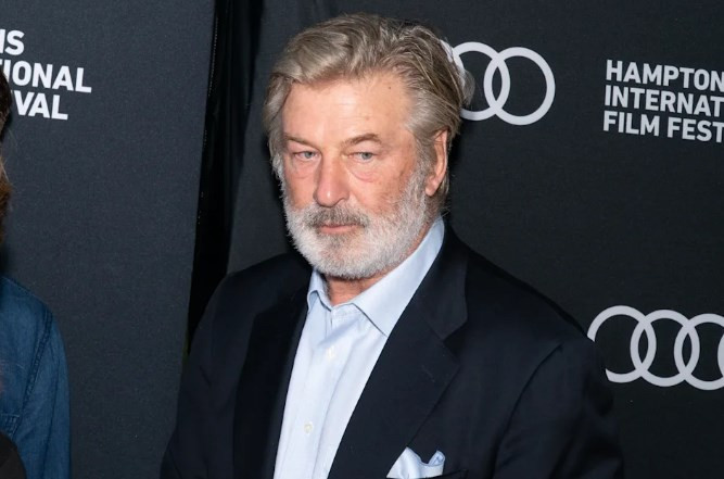 Alec Baldwin, film setinde yaşanan ölümlü kaza sonrası yeniden işe döndü