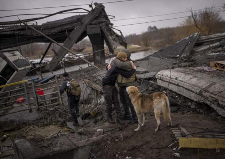 64 kilometrelik Rus konvoyu yolda: Kiev direnişe hazırlanıyor! 