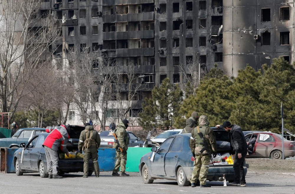 Mariupol'den kaçışlar sürüyor... Kadirov açıkladı: Ele geçirdik!