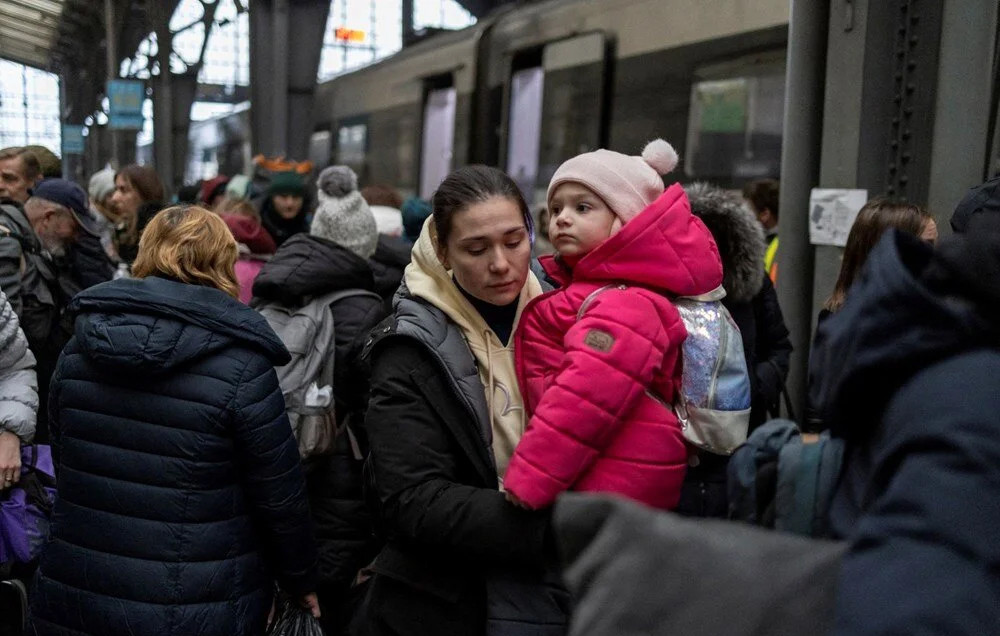 Savaştan kaçış: Tren istasyonlarında büyük yoğunluk!