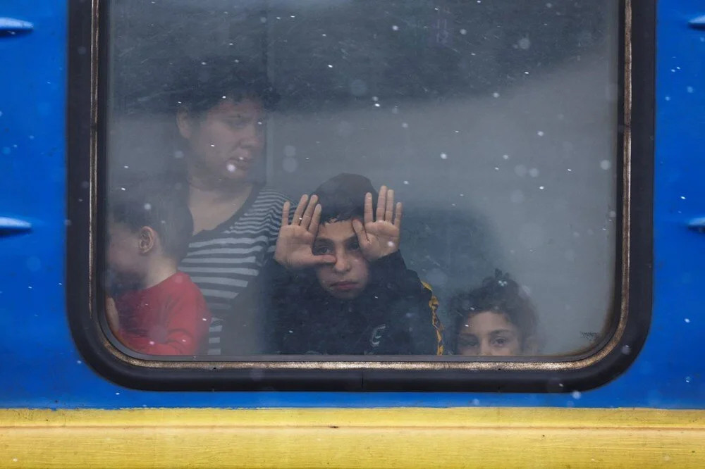 Savaştan kaçış: Tren istasyonlarında büyük yoğunluk!